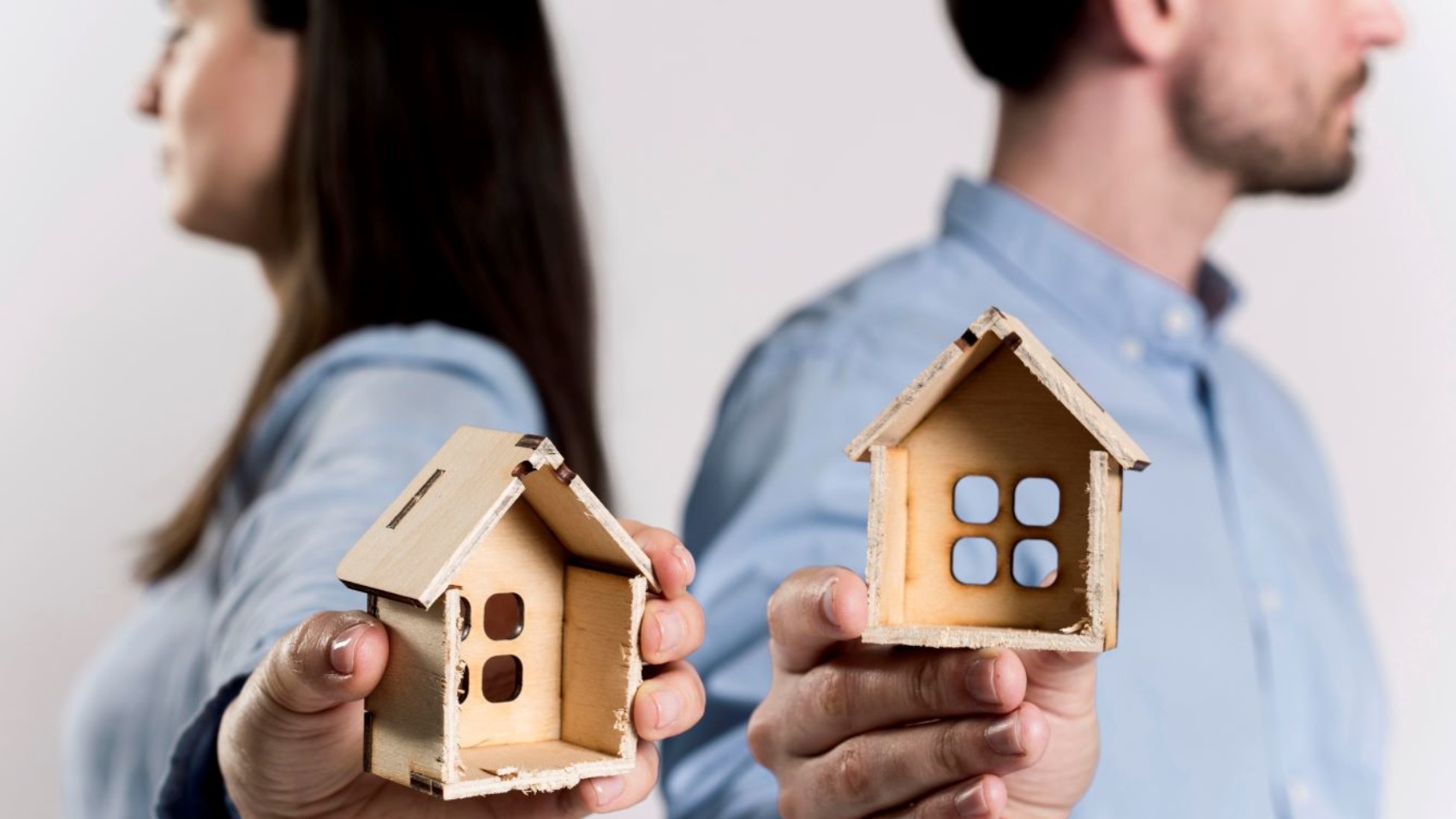 couple-divorcing-each-other-concept