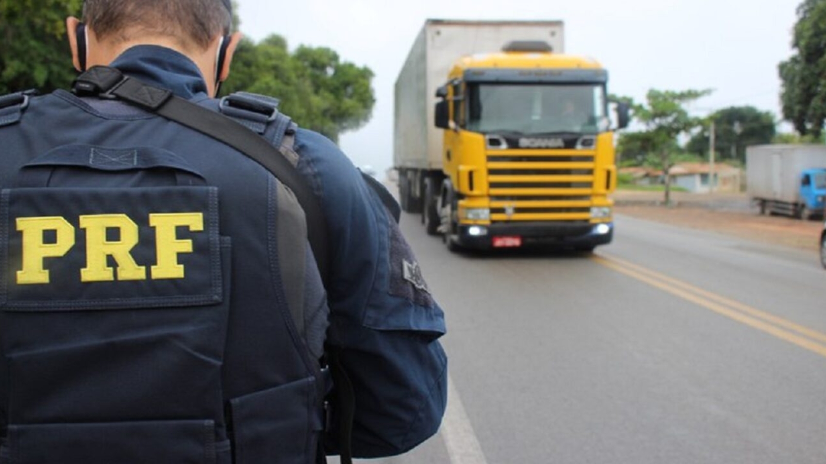 PRF-registra-quatro-casos-de-excesso-de-peso-em-caminhoes-na-BR-101-1290x720